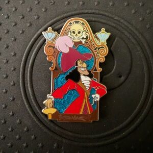 Disney Villains Pin Captain
Hook From Peter Pan